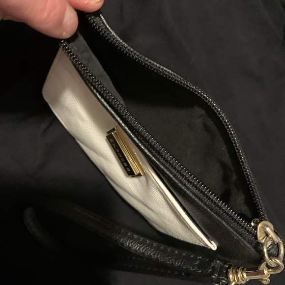 Express Wristlet/Clutch - Picture 3 of 4